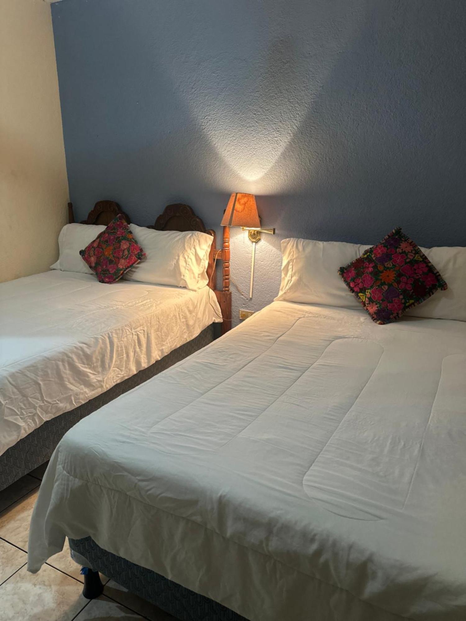 Don Valentino Hotell Antigua Exteriör bild