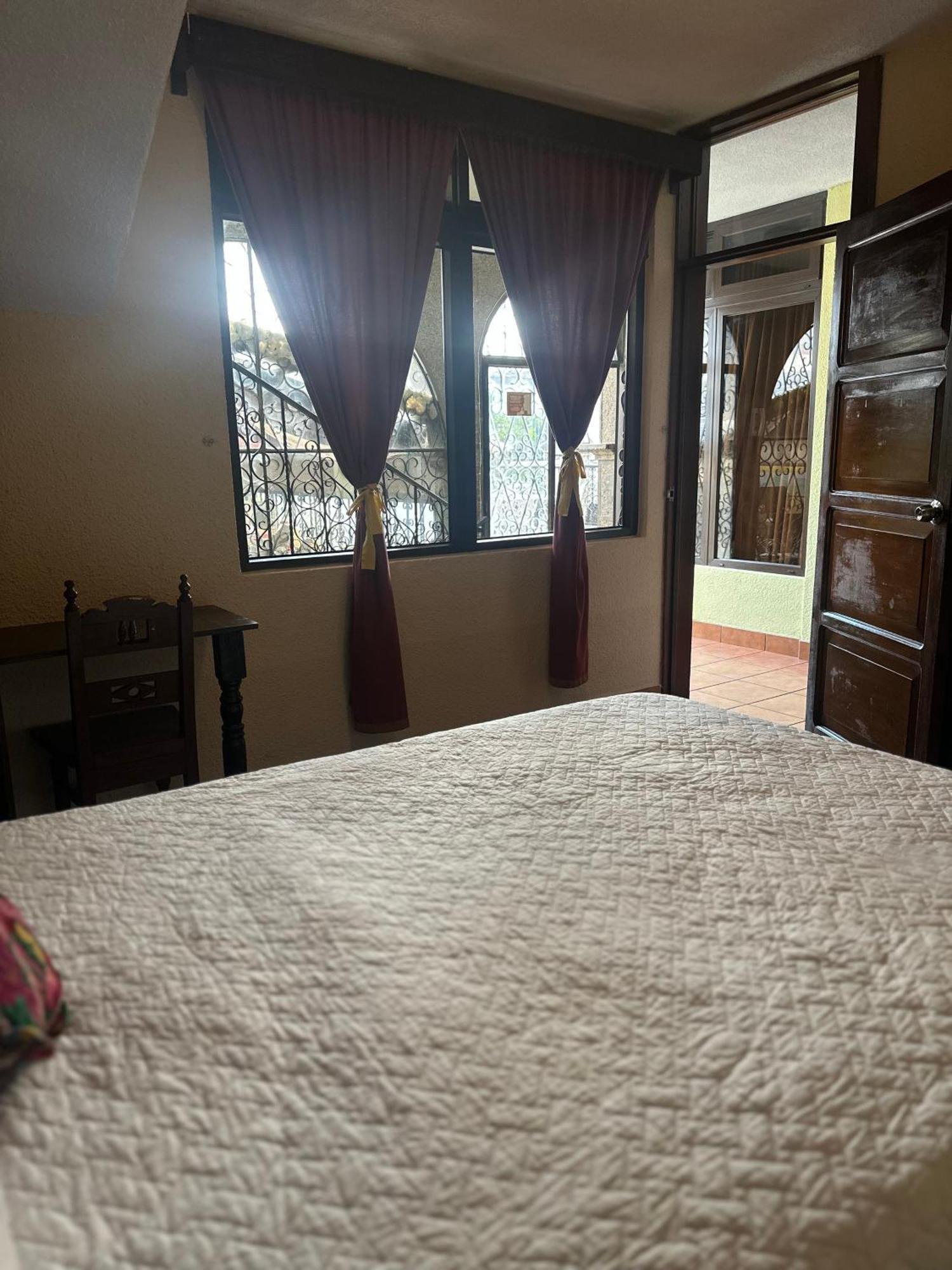 Don Valentino Hotell Antigua Rum bild