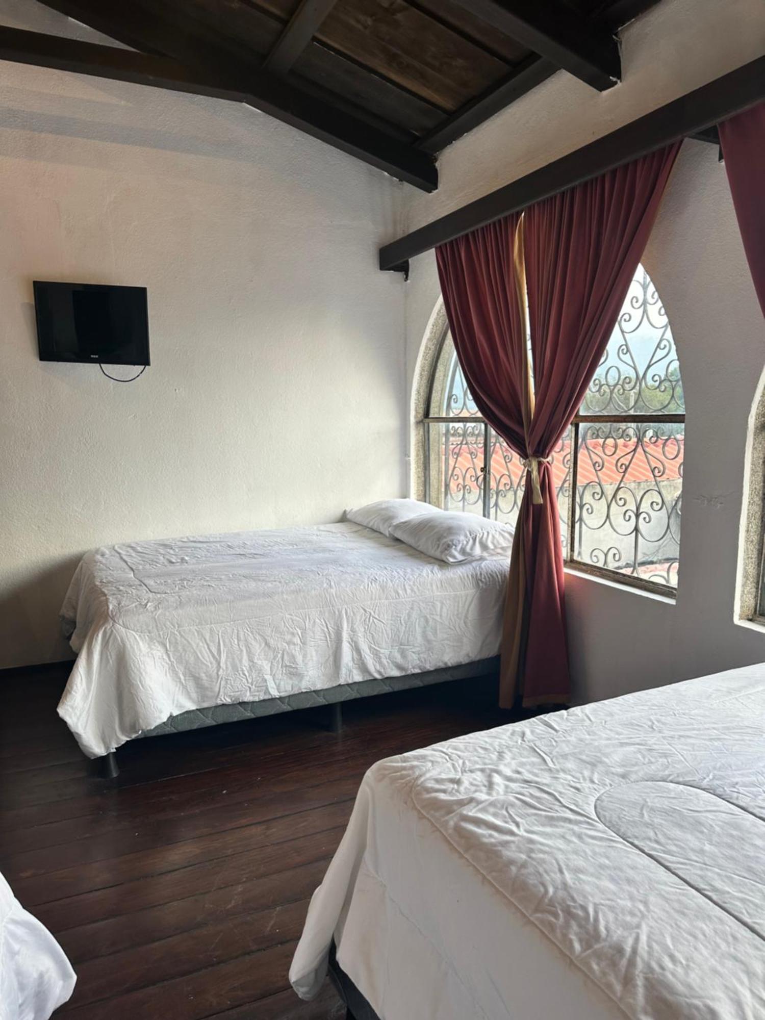Don Valentino Hotell Antigua Rum bild