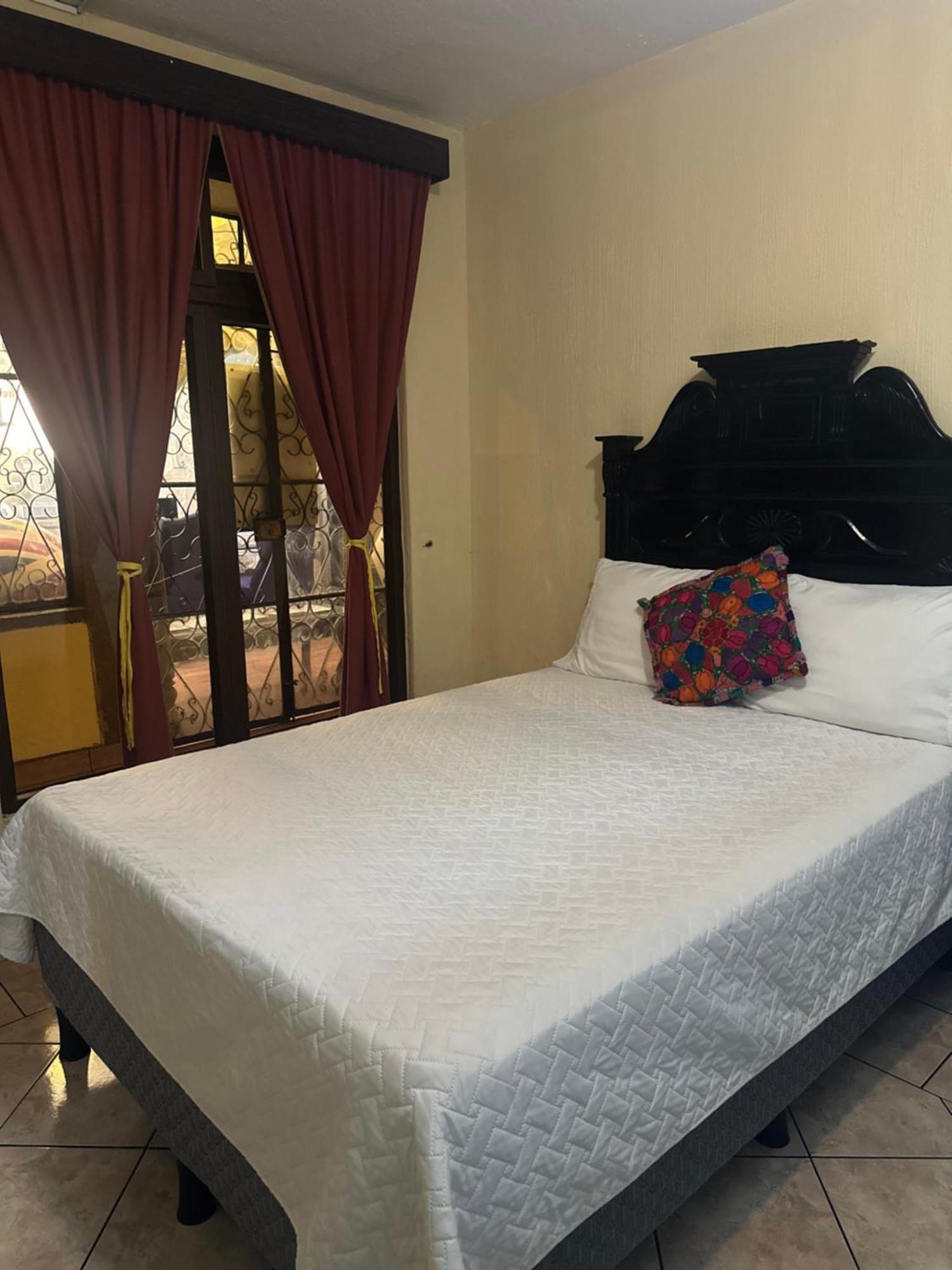Don Valentino Hotell Antigua Exteriör bild