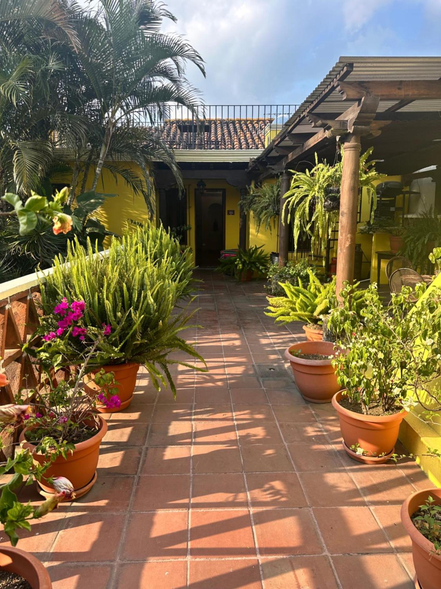Don Valentino Hotell Antigua Exteriör bild